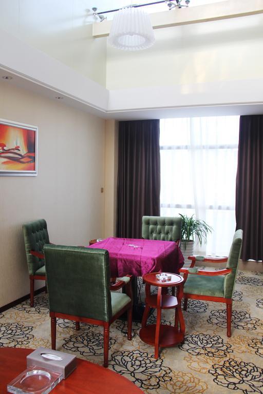 Mushan Qinyuan Meeting Holiday Hotel Chengdu Exterior photo